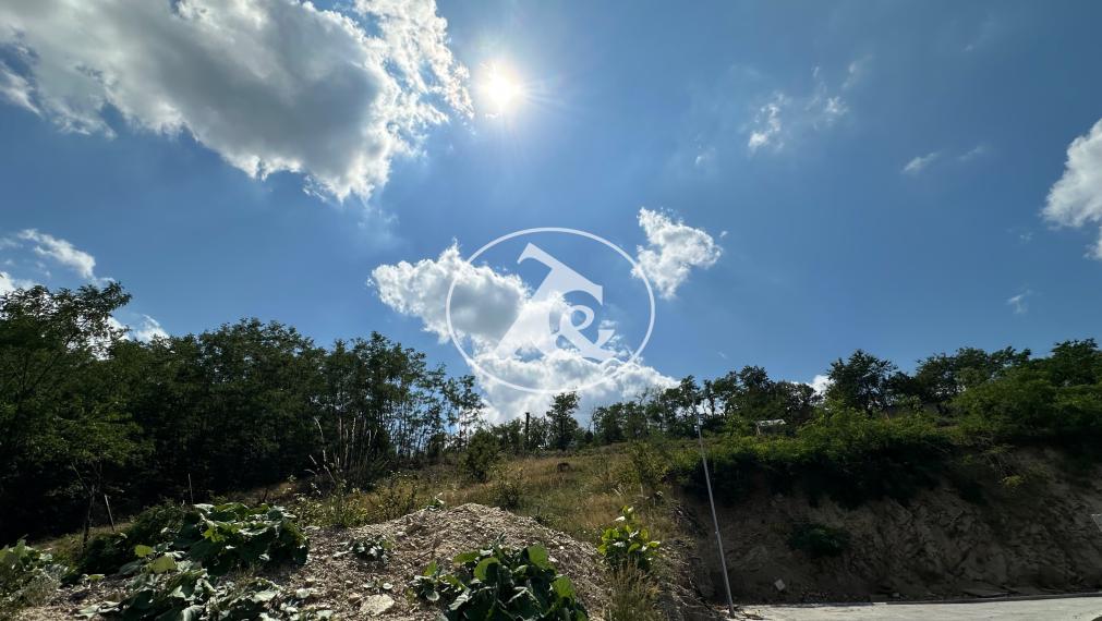 Predaj atraktívneho pozemku s neobmedzeným výhľadom v Rači - Popolná ul.