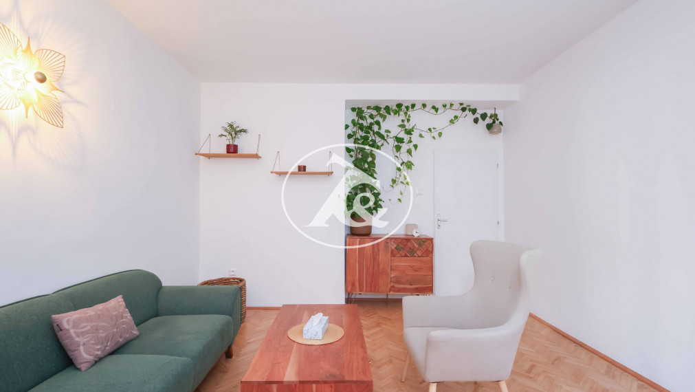 Exkluzívny predaj - Elegantný 3-izbový byt v Starom Meste s potenciálom na kľudné bývanie, Airbnb či kanceláriu