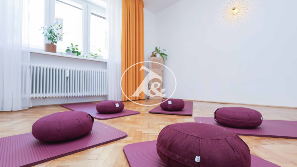 Exkluzívny predaj - Elegantný 3-izbový byt v Starom Meste s potenciálom na kľudné bývanie, Airbnb či kanceláriu