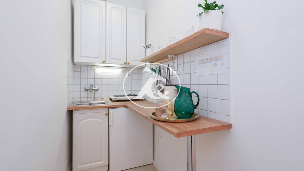 Exkluzívny predaj - Elegantný 3-izbový byt v Starom Meste s potenciálom na kľudné bývanie, Airbnb či kanceláriu