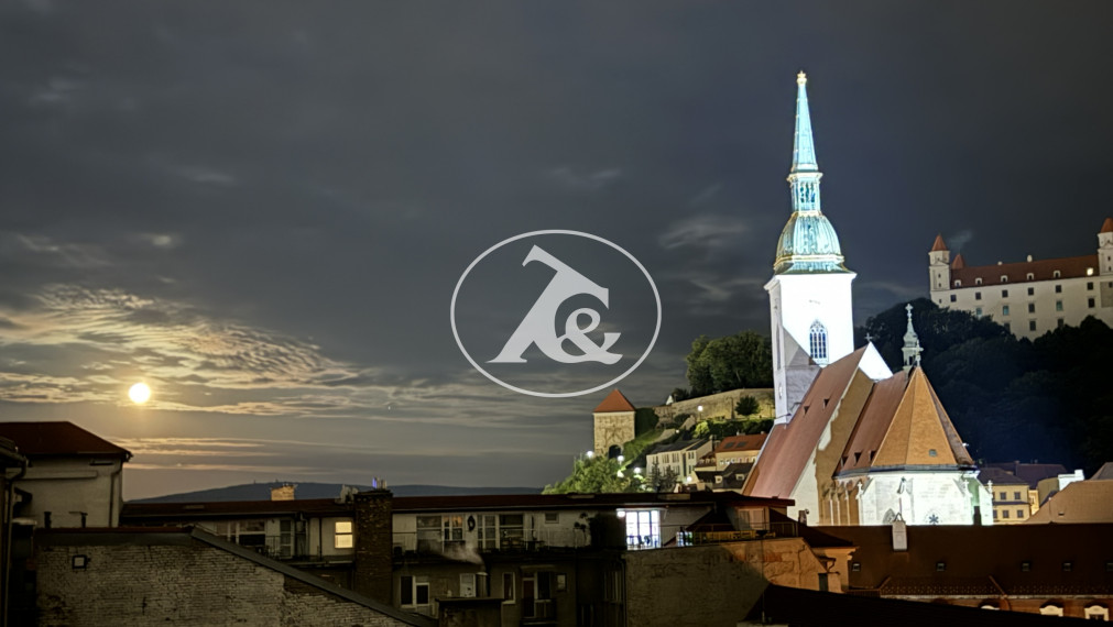 Na predaj 3-izbový byt na Hviezdoslavovom nám. Bratislava