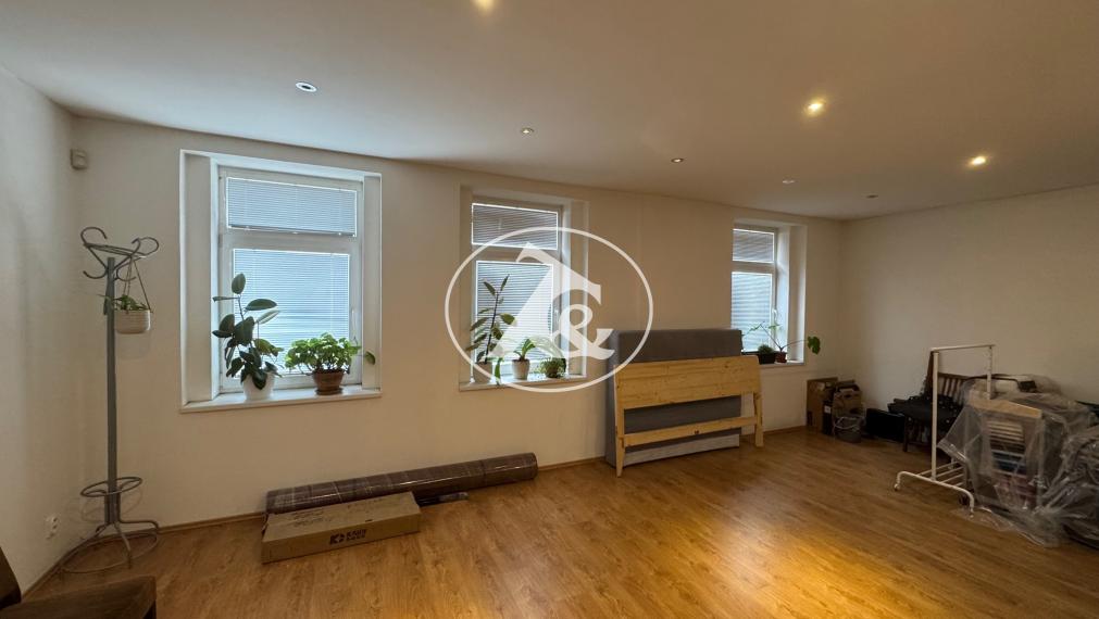 Polyfunkčná budova – obchod, služby, výroba, sklady