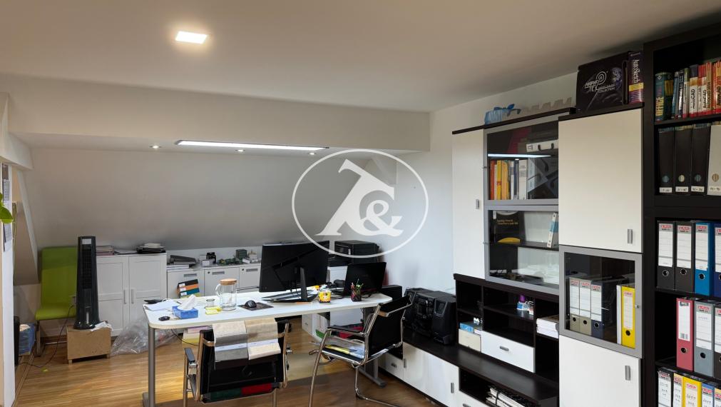 Polyfunkčná budova – obchod, služby, výroba, sklady