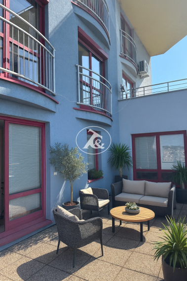 Čarovný panoramatický  výhľad na Bratislavu z 21. poschodia zo  4i bytu o  celkovej výmere 172 m2  vrátane 50m2 terás (20m2 + 30m2)