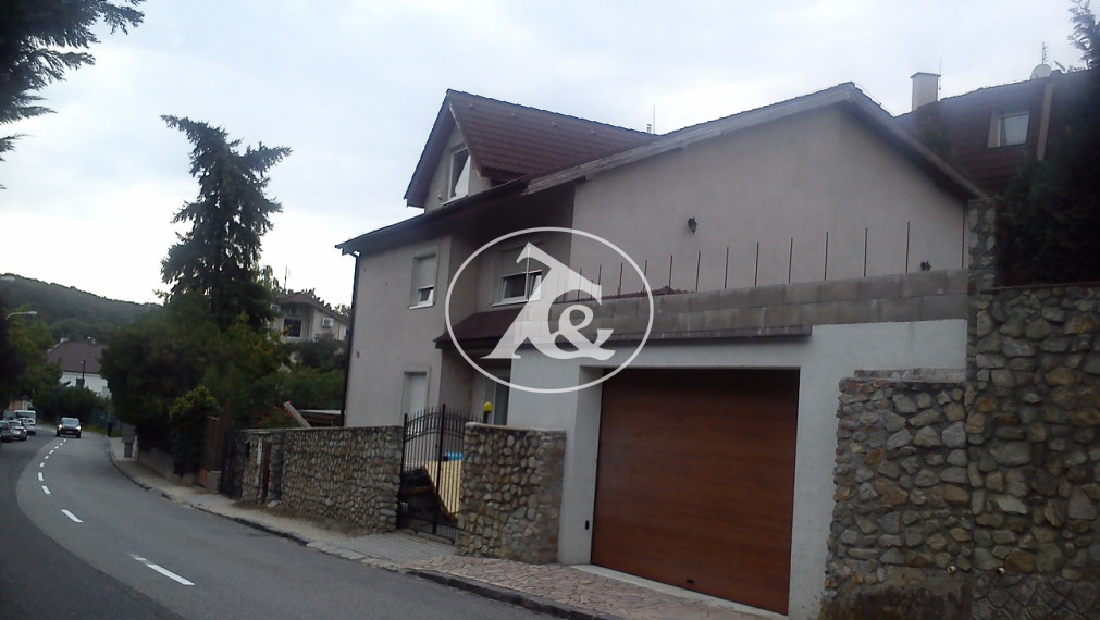 NEBYTOVÝ PRIESTOR V RD V STAROM MESTE, UL.PRI HABÁNSKOM MLYNE, 84 M2