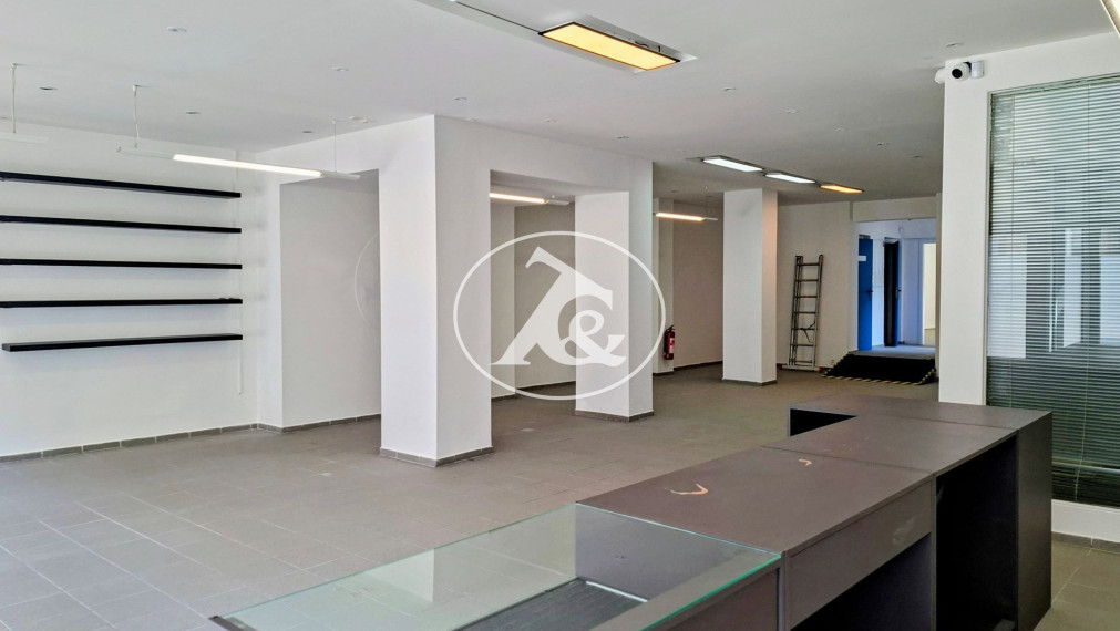 KOMERČNÝ PRIESTOR O VÝMERE 187 M2 S VÝKLADMI DO ULICE - VYSOKÁ UL., STARÉ MESTO