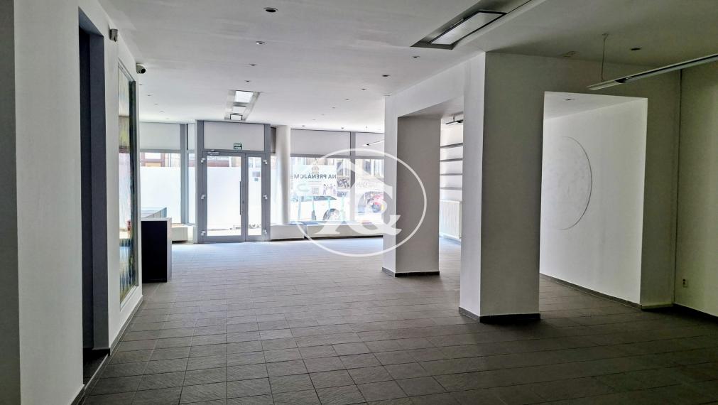 KOMERČNÝ PRIESTOR O VÝMERE 187 M2 S VÝKLADMI DO ULICE - VYSOKÁ UL., STARÉ MESTO