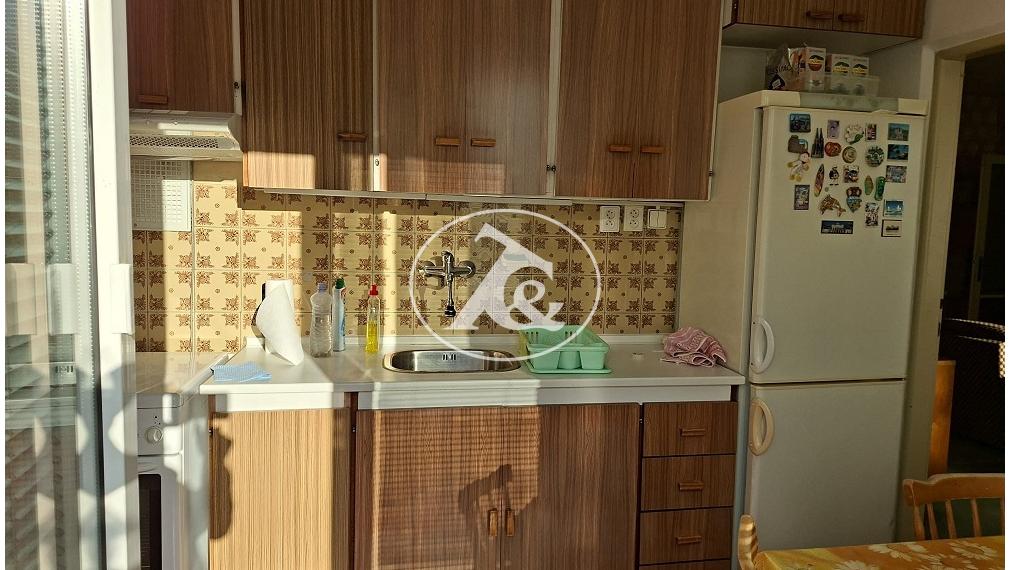 HĽADÁTE KOMFORNTÉ BÝVANIE V OBĽÚBENEJ ČASTI RUŽINOVA ? PONÚKAME NA PREDAJ 3-IZB.BYT NA KOMÁRNICKEJ UL. , ŠTRKOVEC