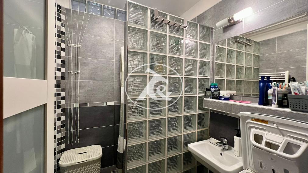 PREDAJ ATRAKTÍVNEHO 3-IZB. BYTU S LOGGIOU V PROSTREDÍ PLNOM ZELENE V BLÍZKOSTI JAZERA DRAŽDIAK(PETRŽALKA-ZNIEVSKA UL)