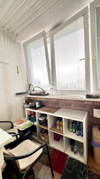 PREDAJ ATRAKTÍVNEHO 3-IZB. BYTU S LOGGIOU V PROSTREDÍ PLNOM ZELENE V BLÍZKOSTI JAZERA DRAŽDIAK(PETRŽALKA-ZNIEVSKA UL)