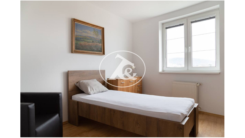 Predaj priestranného 3-izbového bytu s 2 loggiami v zelenej lokalite Lamača – Bakošova ulica