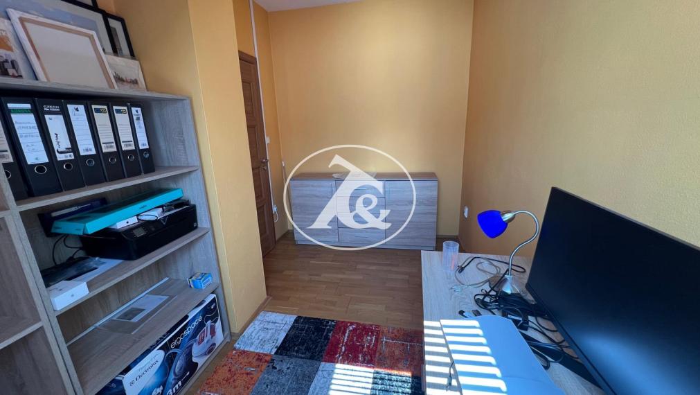 PREDAJ NÁDHERNÉHO 4,5-IZB. 2-PODLAŽNÉHO RODINNÉHO DOMU S GARÁŽOU A ZÁHRADOU V TICHOM PROSTREDÍ (CHORVÁTSKY GROB)