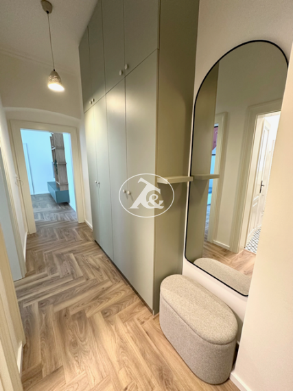 Štýlový, kompletne zrekonštruovaný 3-izbový byt na prenájom v centre Bratislavy – Námestie 1. mája