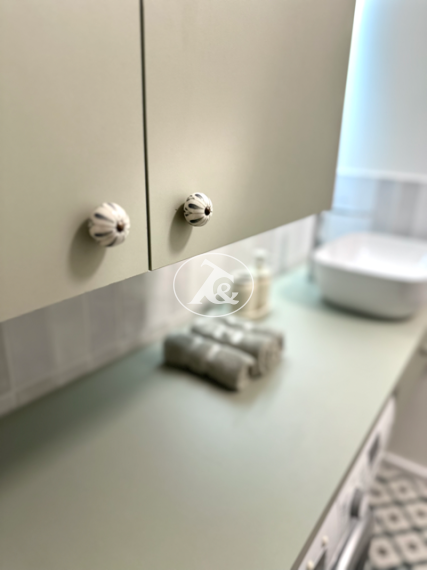 Štýlový, kompletne zrekonštruovaný 3-izbový byt na prenájom v centre Bratislavy – Námestie 1. mája