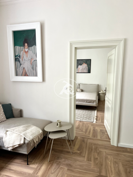 Štýlový, kompletne zrekonštruovaný 3-izbový byt na prenájom v centre Bratislavy – Námestie 1. mája