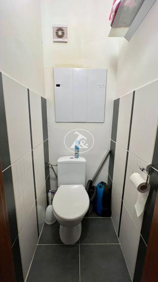 PREDAJ ATRAKTÍVNEHO 3-IZB. BYTU S LOGGIOU V PROSTREDÍ PLNOM ZELENE V BLÍZKOSTI JAZERA DRAŽDIAK(PETRŽALKA-ZNIEVSKA UL)