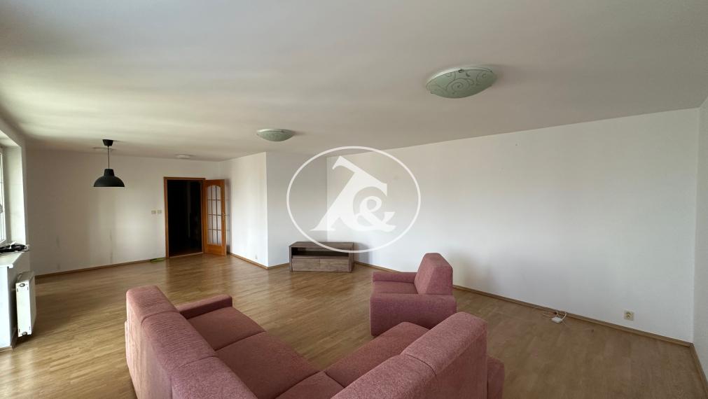 TOP ponuka: 3-izbový byt s 2 loggiami – Lamač, Bakošova ul.