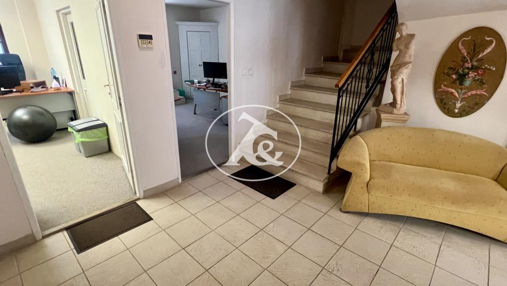 Samostatná kancelária 25 m2 v krásnej budove