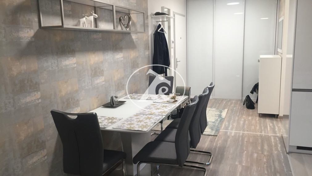 Prenájom štýlového 4-izbového bytu v projekte STEIN s dvomi kúpeľňami a parkovaním