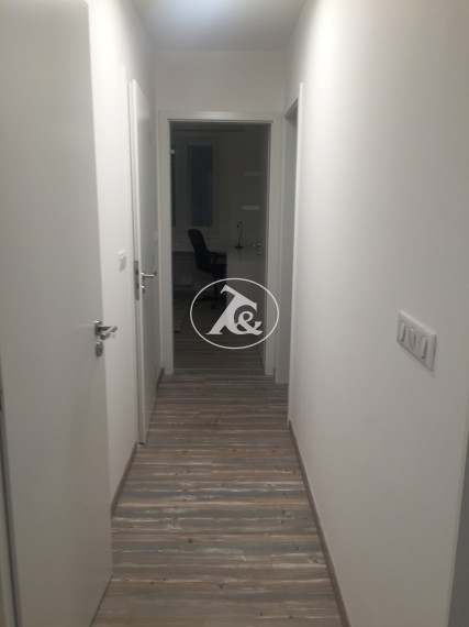 Prenájom štýlového 4-izbového bytu v projekte STEIN s dvomi kúpeľňami a parkovaním