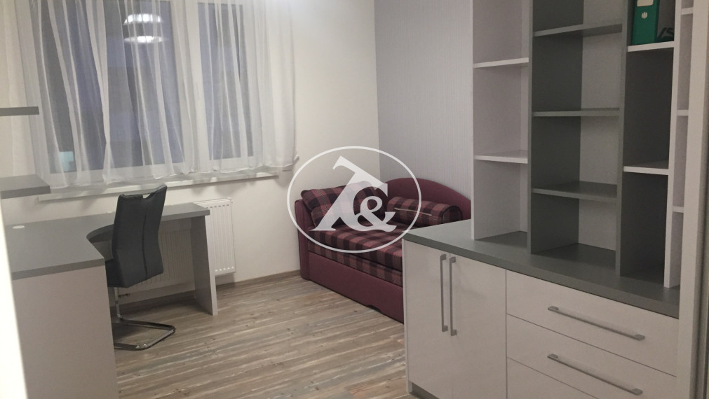 Prenájom štýlového 4-izbového bytu v projekte STEIN s dvomi kúpeľňami a parkovaním