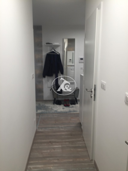 Prenájom štýlového 4-izbového bytu v projekte STEIN s dvomi kúpeľňami a parkovaním