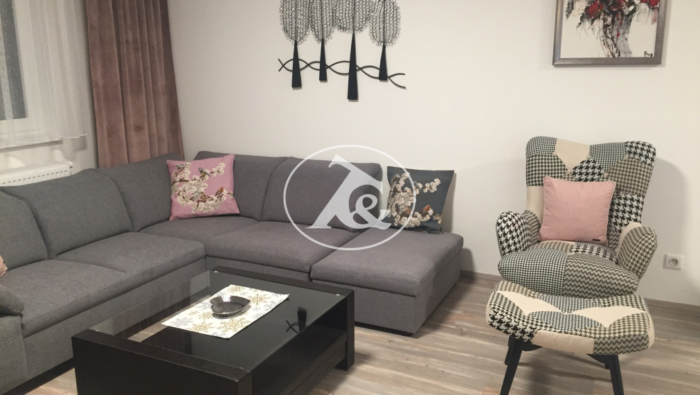 Prenájom štýlového 4-izbového bytu v projekte STEIN s dvomi kúpeľňami a parkovaním