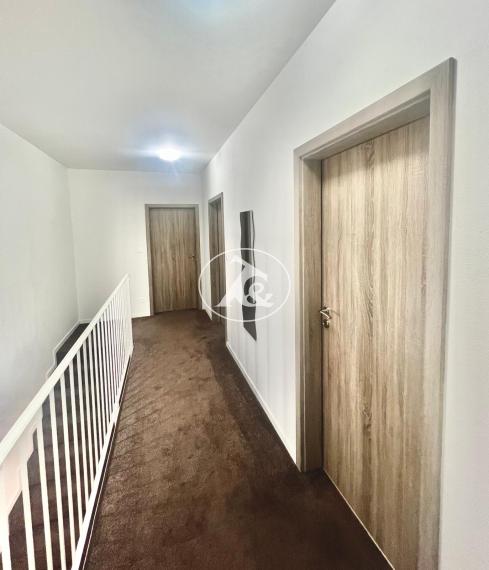 Rodinný dom, ktorý má všetko: priestor, záhradu, parking aj kľud pre rodinné bývanie