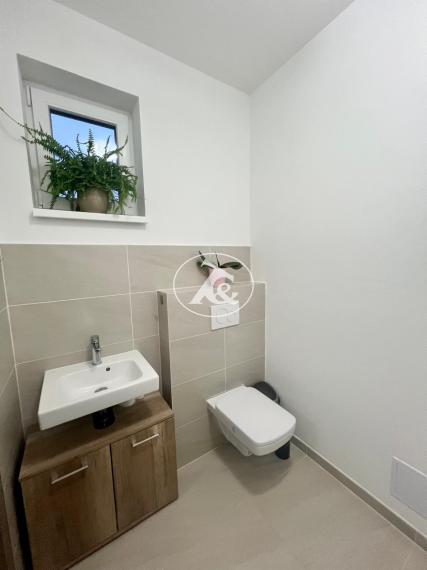 Rodinný dom, ktorý má všetko: priestor, záhradu, parking aj kľud pre rodinné bývanie