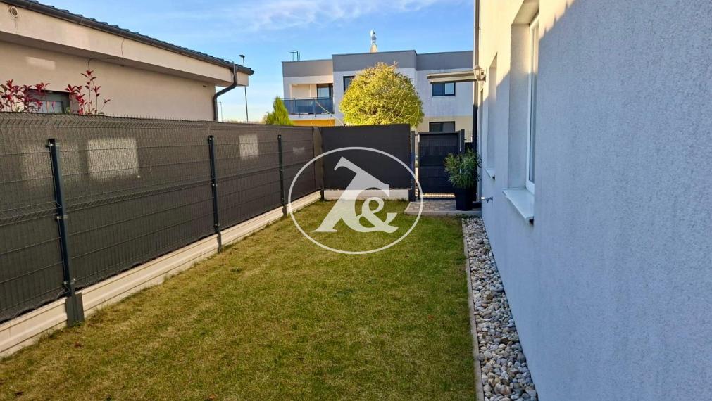 Rodinný dom, ktorý má všetko: priestor, záhradu, parking aj kľud pre rodinné bývanie