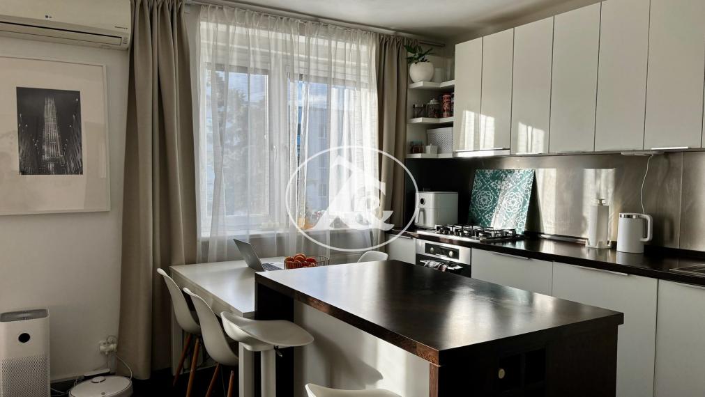 PREDAJ NÁDHERNÉHO 4-IZB. ZREKONŠTRUOVANÉHO BYTU S 2 BALKÓNMI  A VEĽKOU PIVNICOU V PROSTREDÍ PLNOM ZELENE (ULICA PRI BIELOM KRÍŽI)