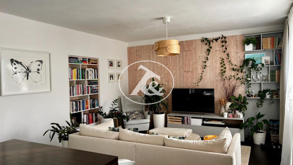 PREDAJ NÁDHERNÉHO 4-IZB. ZREKONŠTRUOVANÉHO BYTU S 2 BALKÓNMI  A VEĽKOU PIVNICOU V PROSTREDÍ PLNOM ZELENE (ULICA PRI BIELOM KRÍŽI)