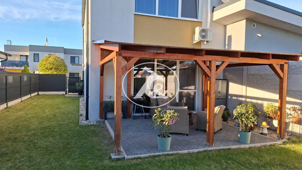 Rodinný dom, ktorý má všetko: priestor, záhradu, parking aj kľud pre rodinné bývanie