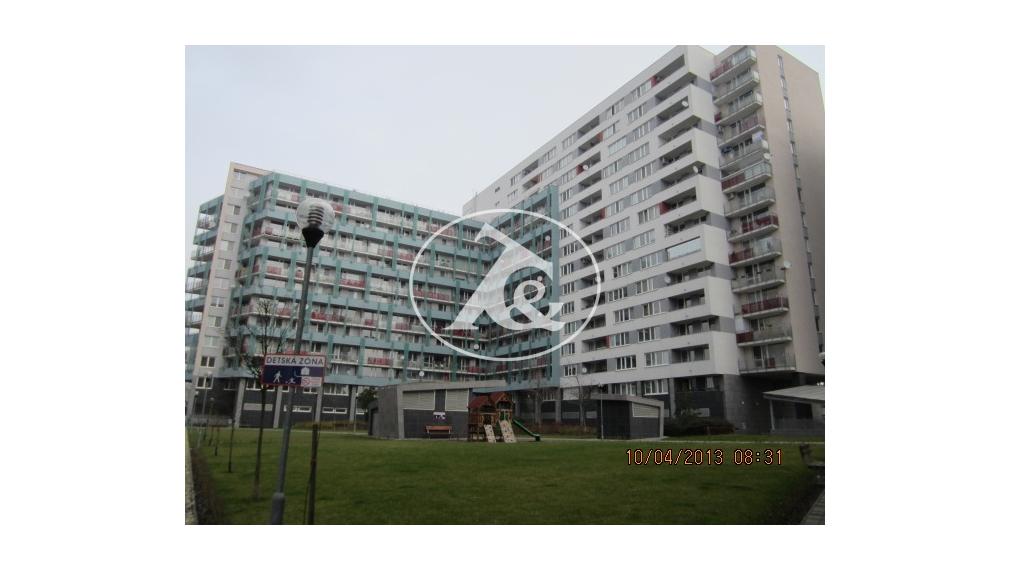 PRÍJEMNÝ TICHÝ 2-IZB.BYT V NOVOSTAVBE NA TOMAŠIKOVEJ UL., ZARIADENÝ, LOGGIA