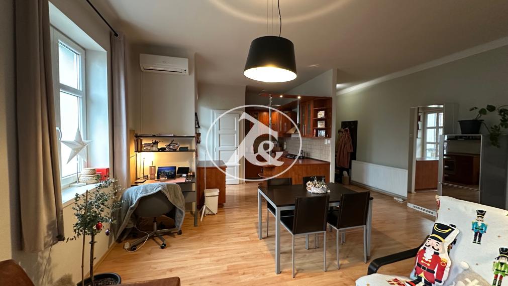 Predaj nadčasového  2-izbového  bytu po kompletnej rekonštrukcii v srdci Starého Mesta – Dobrovského ul.