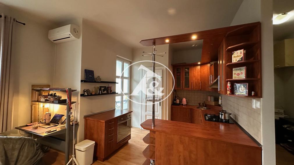 Predaj nadčasového  2-izbového  bytu po kompletnej rekonštrukcii v srdci Starého Mesta – Dobrovského ul.