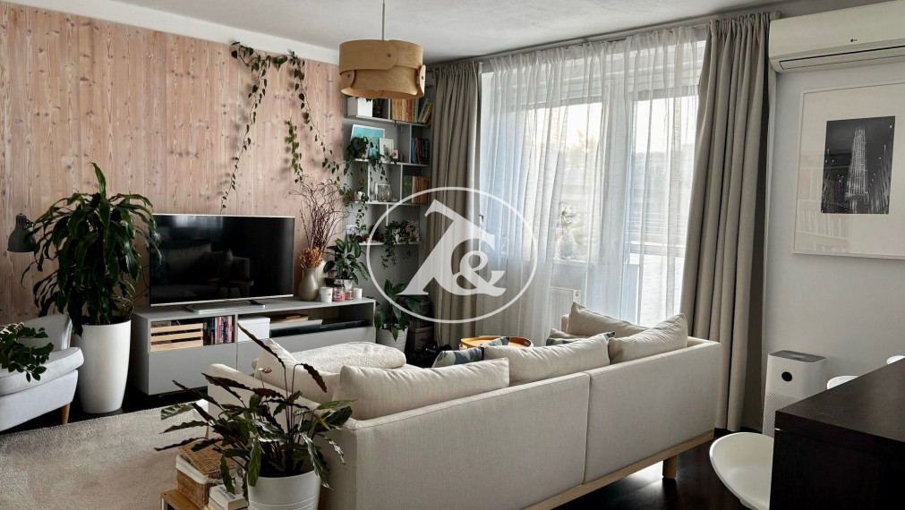 PREDAJ NÁDHERNÉHO 4-IZB. ZREKONŠTRUOVANÉHO BYTU S 2 BALKÓNMI  A VEĽKOU PIVNICOU V PROSTREDÍ PLNOM ZELENE (ULICA PRI BIELOM KRÍŽI)