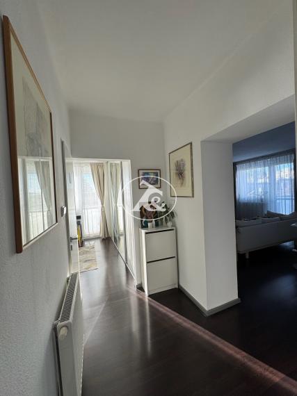 PREDAJ NÁDHERNÉHO 4-IZB. ZREKONŠTRUOVANÉHO BYTU S 2 BALKÓNMI  A VEĽKOU PIVNICOU V PROSTREDÍ PLNOM ZELENE (ULICA PRI BIELOM KRÍŽI)