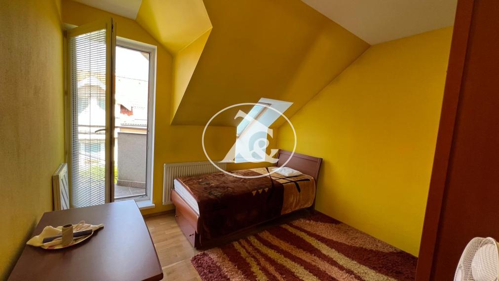 PREDAJ NÁDHERNÉHO 4,5-IZB. 2-PODLAŽNÉHO RODINNÉHO DOMU S GARÁŽOU A ZÁHRADOU V TICHOM PROSTREDÍ (CHORVÁTSKY GROB)