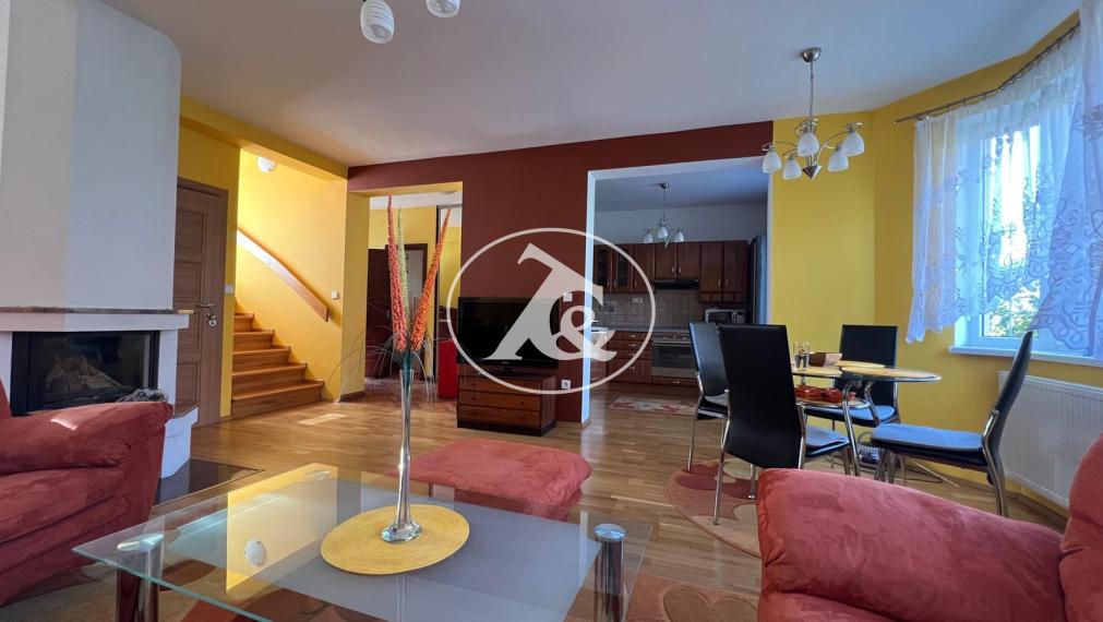 PRENÁJOM NÁDHERNÉHO 4,5-IZB. 2-PODLAŽNÉHO RODINNÉHO DOMU S GARÁŽOU A ZÁHRADOU V TICHOM PROSTREDÍ (CHORVÁTSKY GROB)