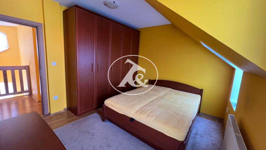 PRENÁJOM NÁDHERNÉHO 4,5-IZB. 2-PODLAŽNÉHO RODINNÉHO DOMU S GARÁŽOU A ZÁHRADOU V TICHOM PROSTREDÍ (CHORVÁTSKY GROB)