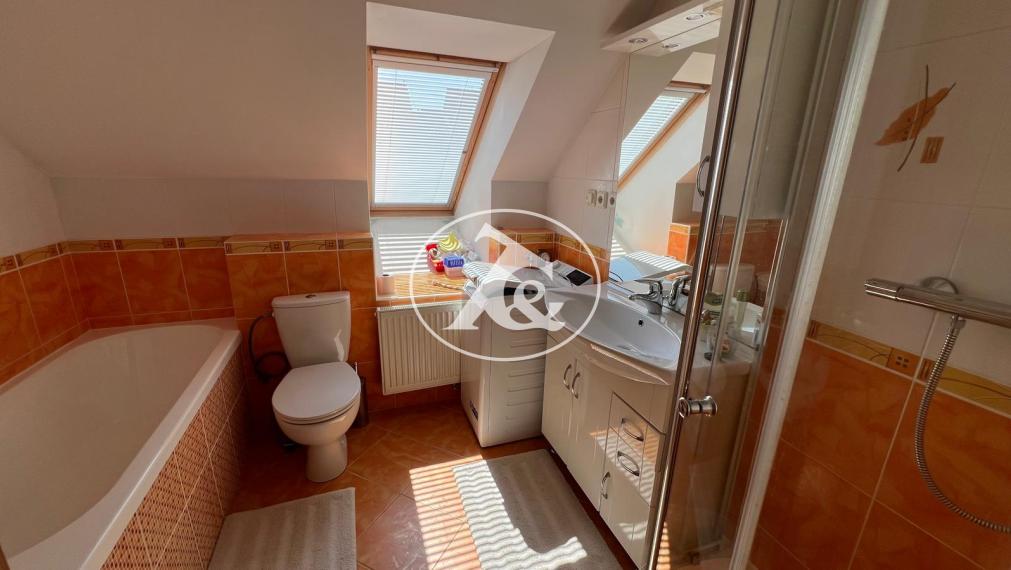 PRENÁJOM NÁDHERNÉHO 4,5-IZB. 2-PODLAŽNÉHO RODINNÉHO DOMU S GARÁŽOU A ZÁHRADOU V TICHOM PROSTREDÍ (CHORVÁTSKY GROB)