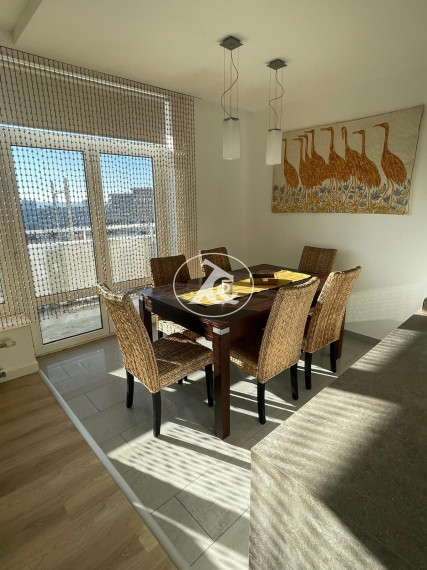 Prenájom veľkometrážneho 2-izbového bytu s terasou a parkovaním