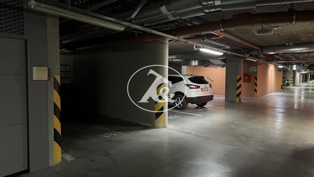 PRENÁJOM LUKRATÍVNEHO VNÚTORNÉHO PARKOVACIEHO MIESTA V PROJEKTE 3 VEŽE NA BAJKALSKEJ ULICI