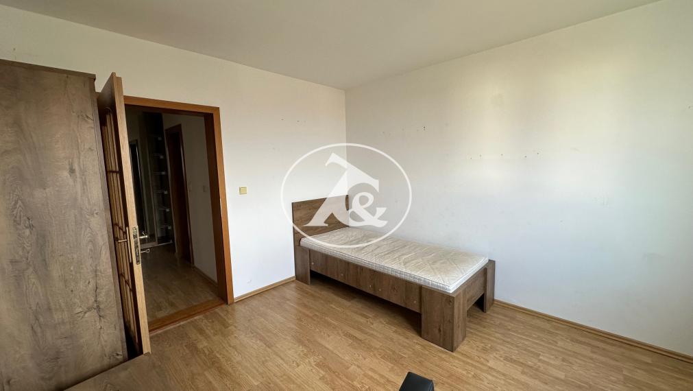 Pohodlné rodinné bývanie: Priestranný 3-izbový byt s potenciálom 4 izieb na predaj v Lamači na Bakošovej ul.