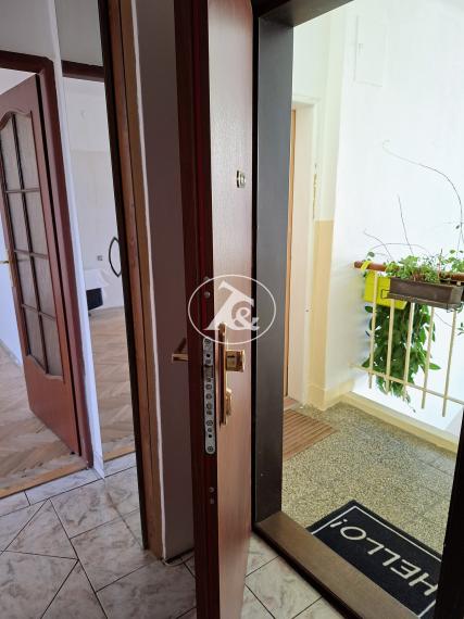 PRÍJEMNÝ 2-IZB.BYT, TEHLOVÝ DOM, NEPRECHODNÉ IZBY, KÚPOU VOĽNÝ, HANÁCKA UL.