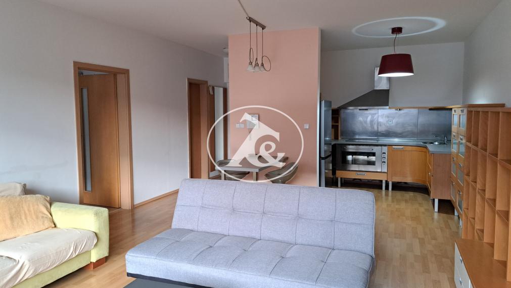 PRÍJEMNÝ TICHÝ 2-IZB.BYT V NOVOSTAVBE NA TOMAŠIKOVEJ UL., ZARIADENÝ, LOGGIA