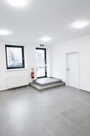 Obchodný priestor na predaj v centre Banskej Bystrice s parkovaním