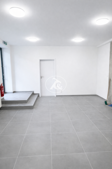 Obchodný priestor na predaj v centre Banskej Bystrice s parkovaním