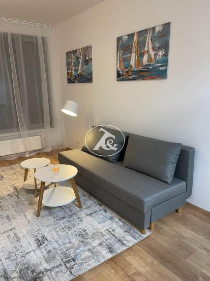 Predaj 2-izbového bytu s loggiou, pivnicou a parkovaním – projekt Zelené Záluhy